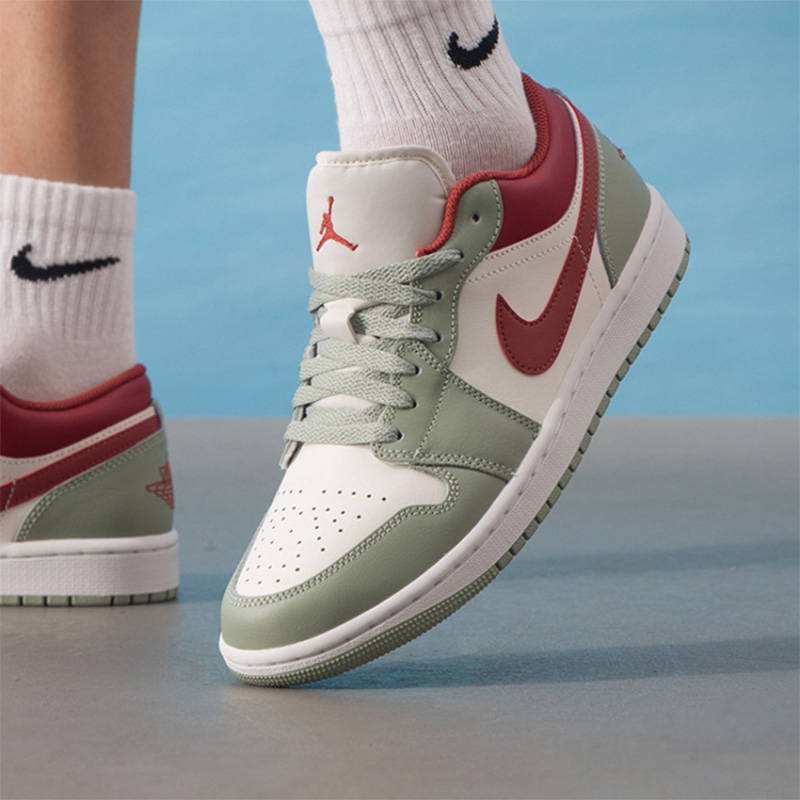 Classic Classic New Nike AIR J - Jordan 1 Retro Lace 评论和价格